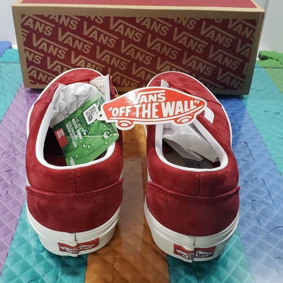 Vans - Picture 2 of 7